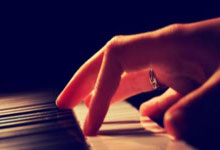 梅西创造奇迹，率巴萨晋级欧冠四强