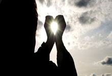 梅西创造奇迹，率巴萨晋级欧冠四强